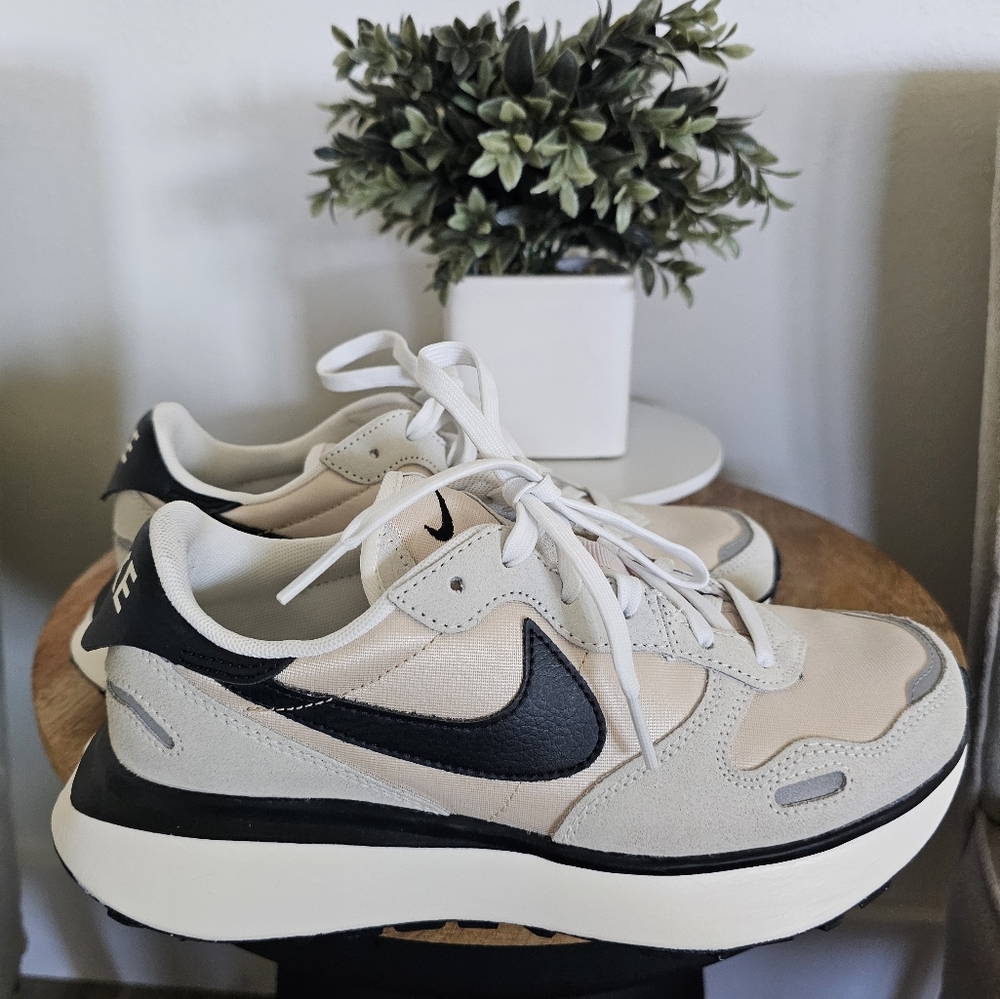 Women's Nike Phoenix